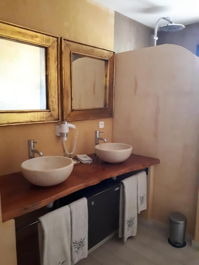 Bed and Breakfast Mas Saint-Joseph à Fontvieille Extérieur photo
